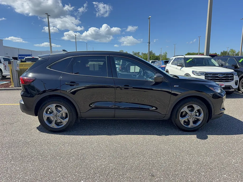 2025 Ford Escape - $25,995