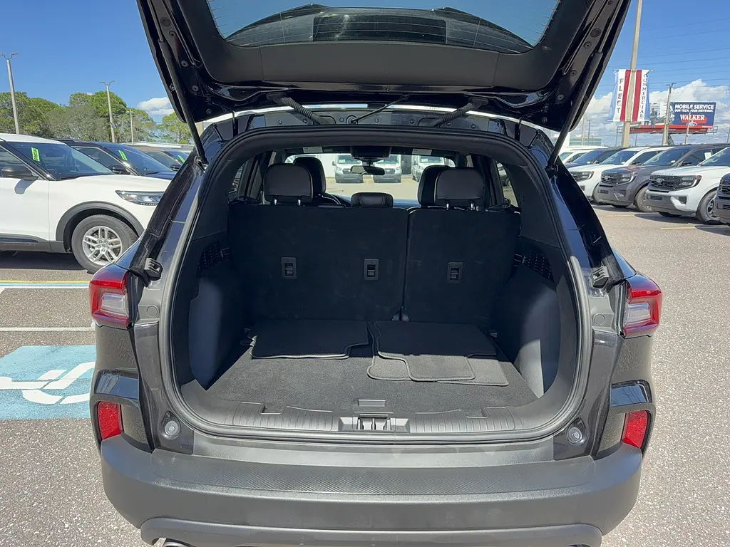 2025 Ford Escape - $25,995
