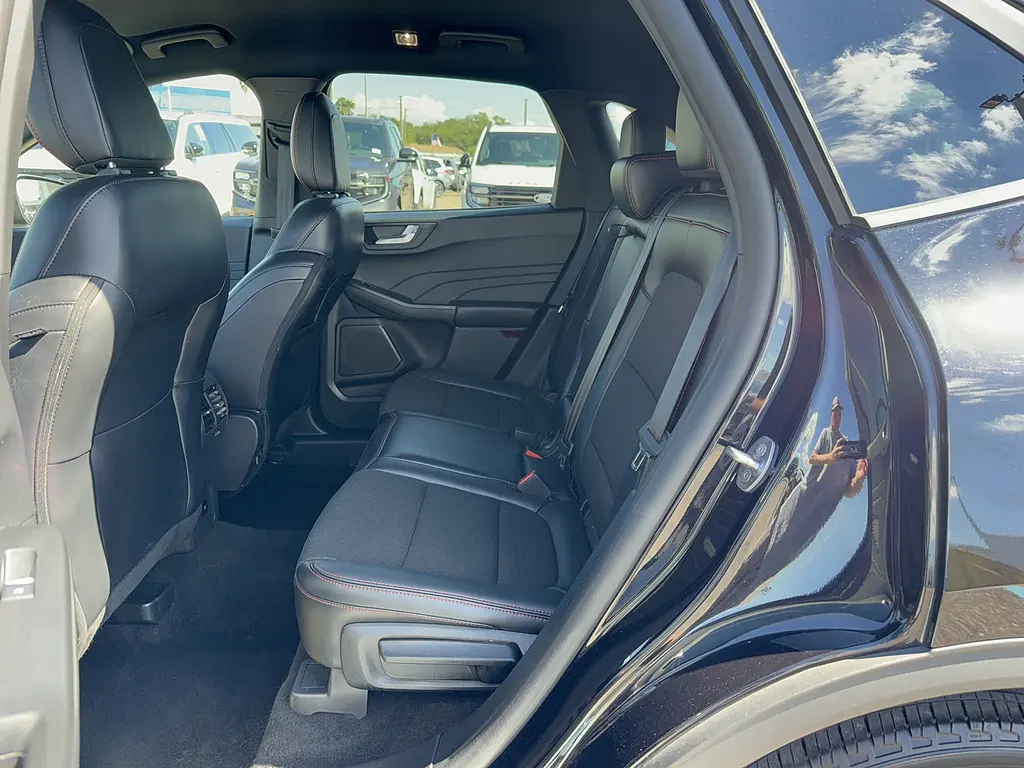 2025 Ford Escape - $25,995
