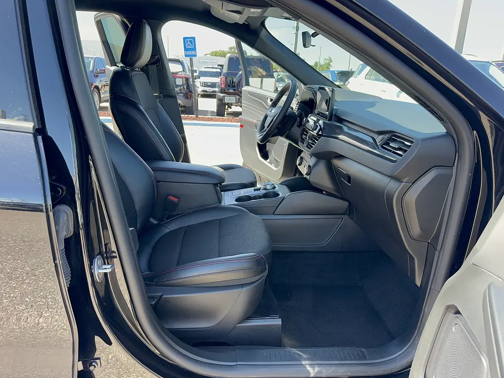 2025 Ford Escape - $25,995
