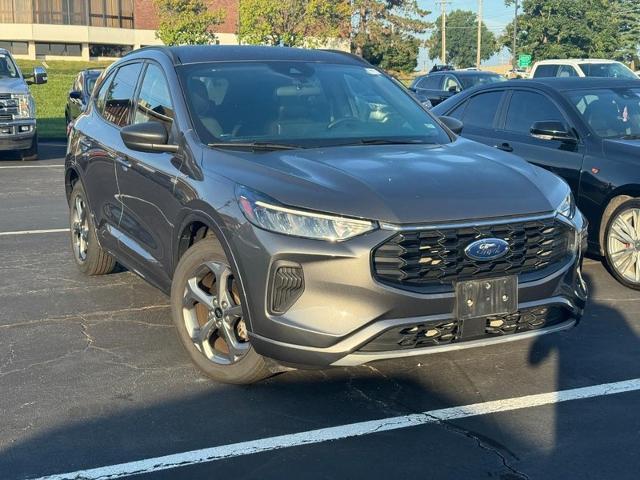 2023 Ford Escape ST-Line — photo 1 of 6