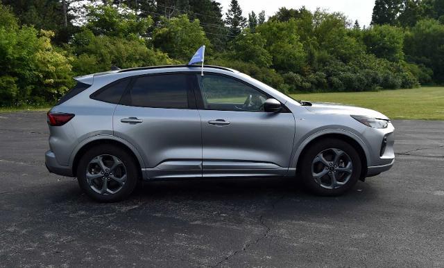 2024 Ford Escape ST-Line — photo 1 of 12