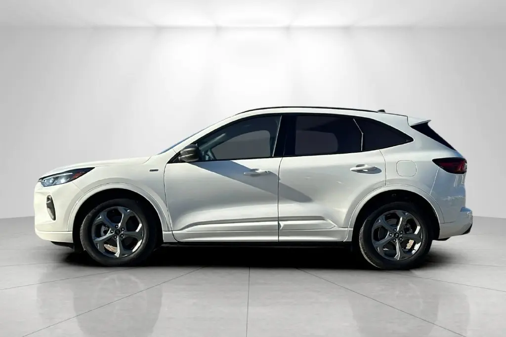 2023 Ford Escape - $23,775
