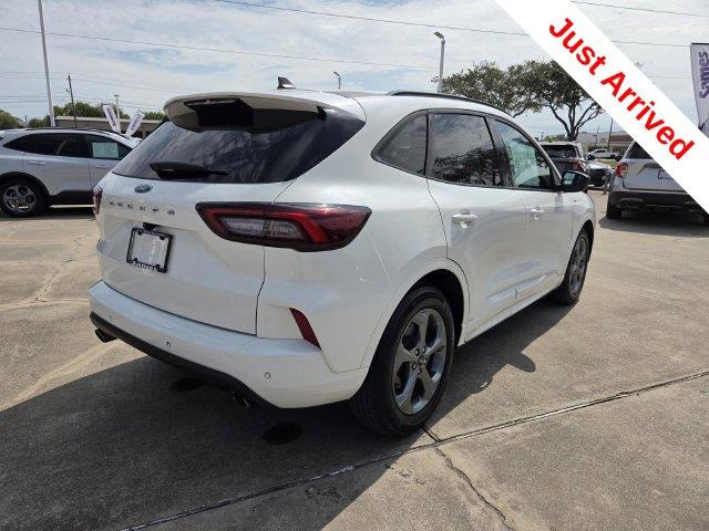2023 Ford Escape - $22,000