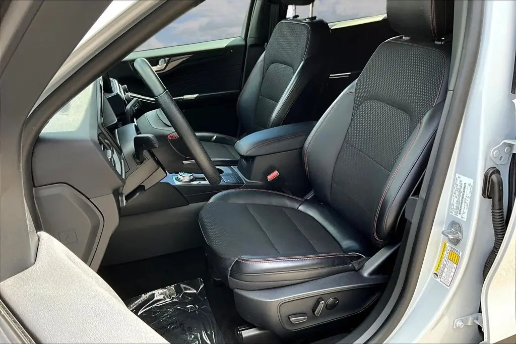 2025 Ford Escape - $23,900