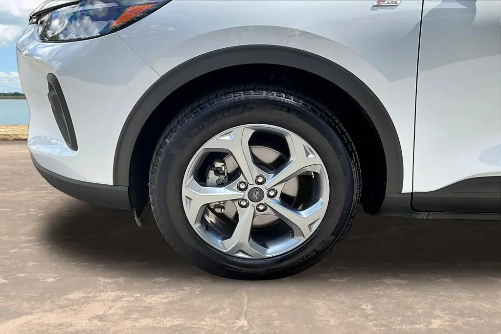 2025 Ford Escape - $23,900