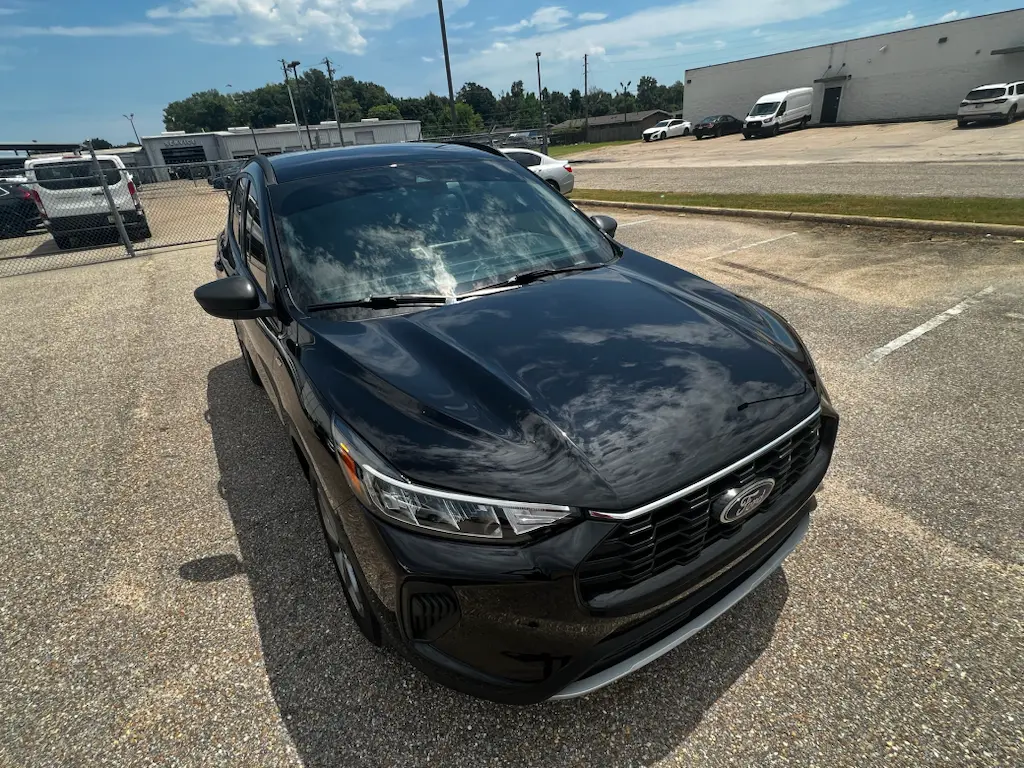 2025 Ford Escape - $27,385