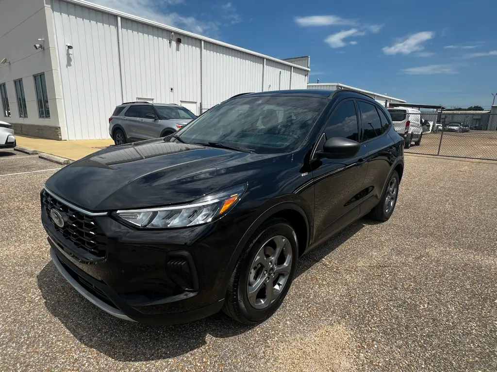 2025 Ford Escape - $27,385