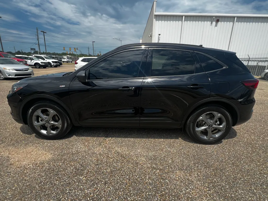 2025 Ford Escape - $27,385