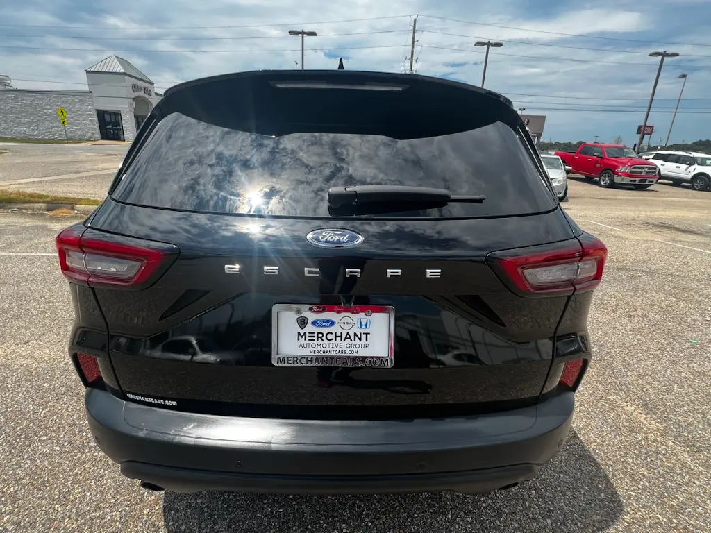 2025 Ford Escape - $27,385