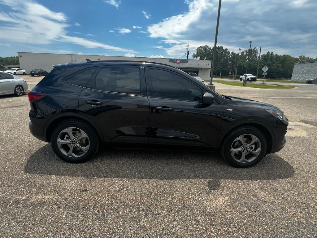 2025 Ford Escape - $27,385