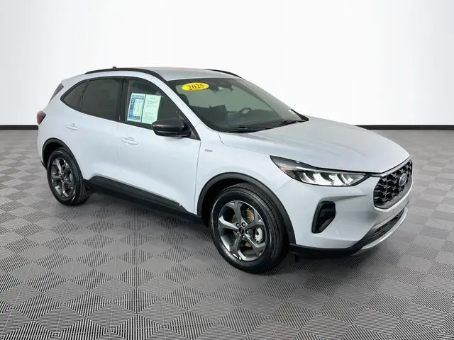 2025 Ford Escape - $20,800