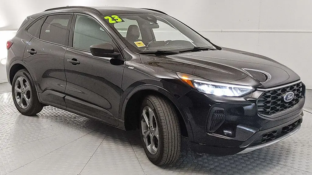 2023 Ford Escape - $23,432