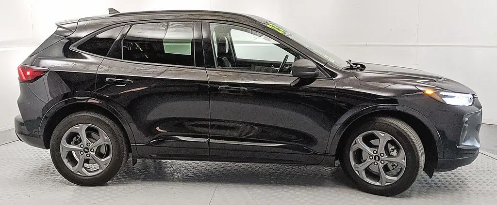 2023 Ford Escape - $23,432