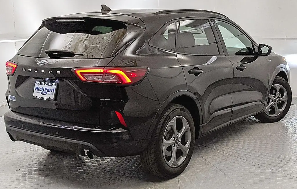 2023 Ford Escape - $23,432