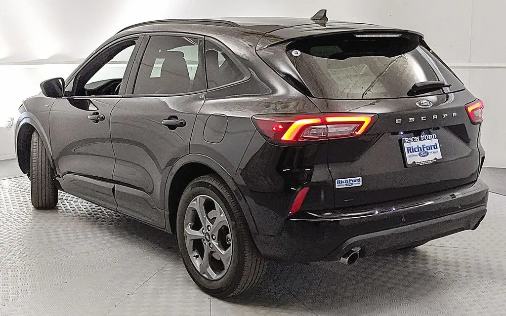 2023 Ford Escape - $23,432