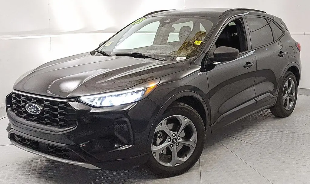 2023 Ford Escape - $23,432