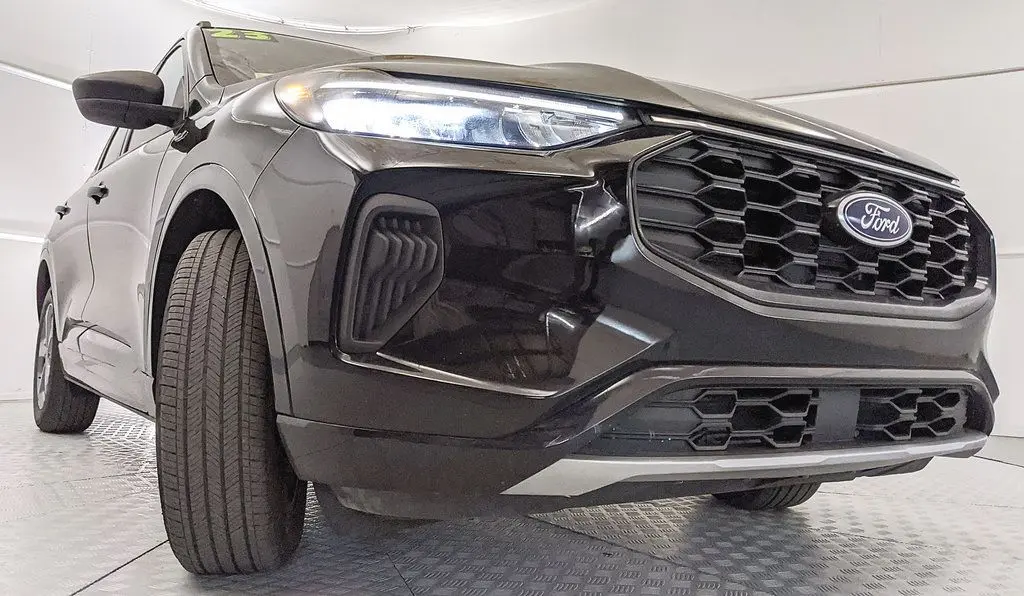 2023 Ford Escape - $23,432