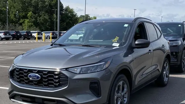 2025 Ford Escape Hybrid ST-Line