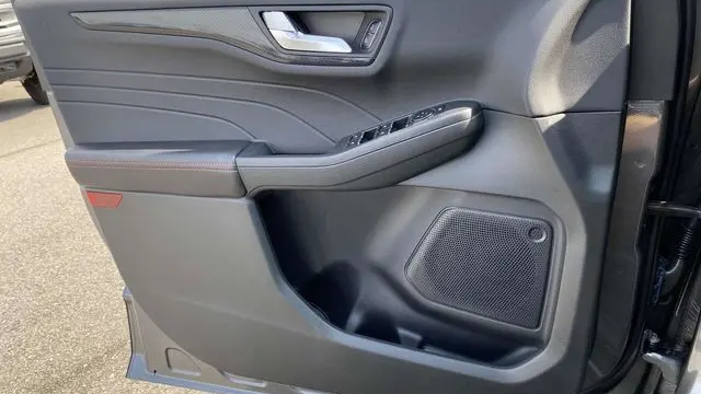 2025 Ford Escape Hybrid ST-Line