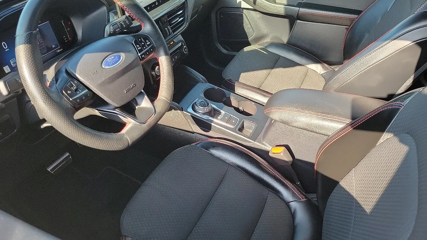 2023 Ford Escape Hybrid ST-Line