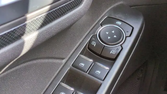 2025 Ford Escape Hybrid ST-Line