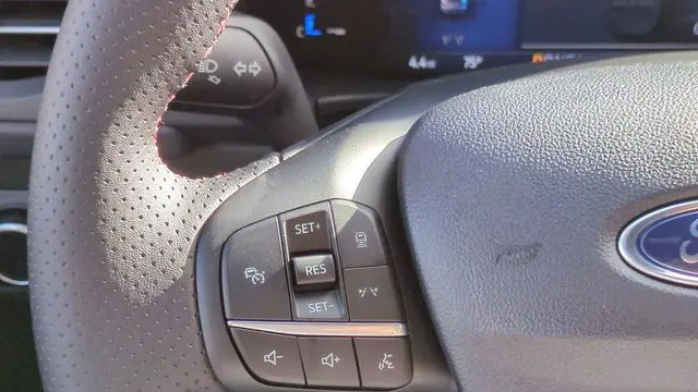 2025 Ford Escape Hybrid ST-Line