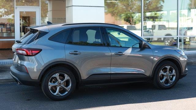 2025 Ford Escape Hybrid ST-Line