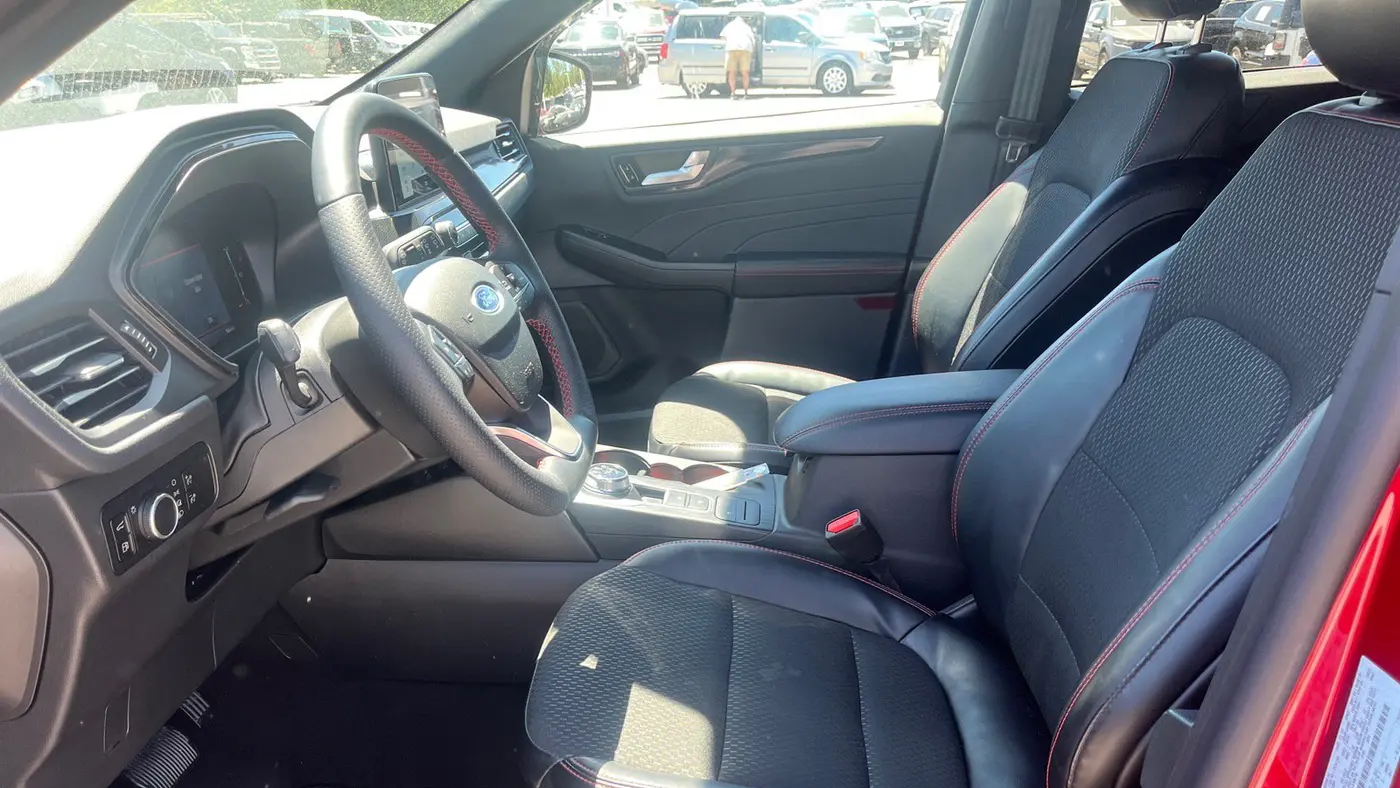 2025 Ford Escape Hybrid ST-Line