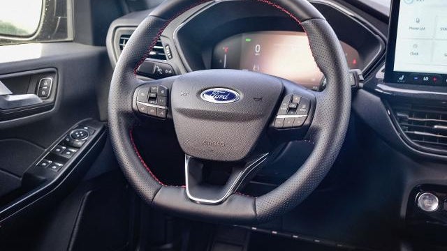 2025 Ford Escape Hybrid ST-Line