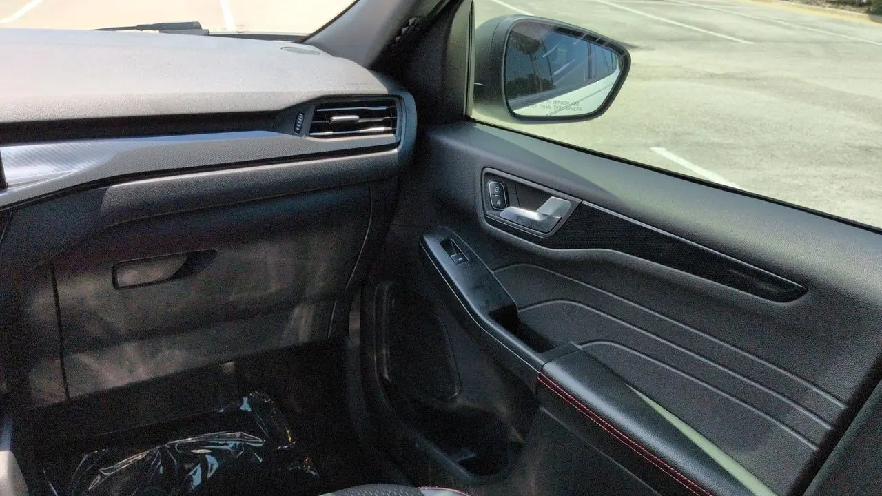 2025 Ford Escape Hybrid ST-Line
