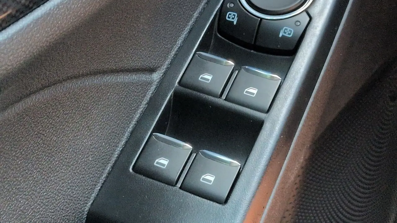 2025 Ford Escape Hybrid ST-Line