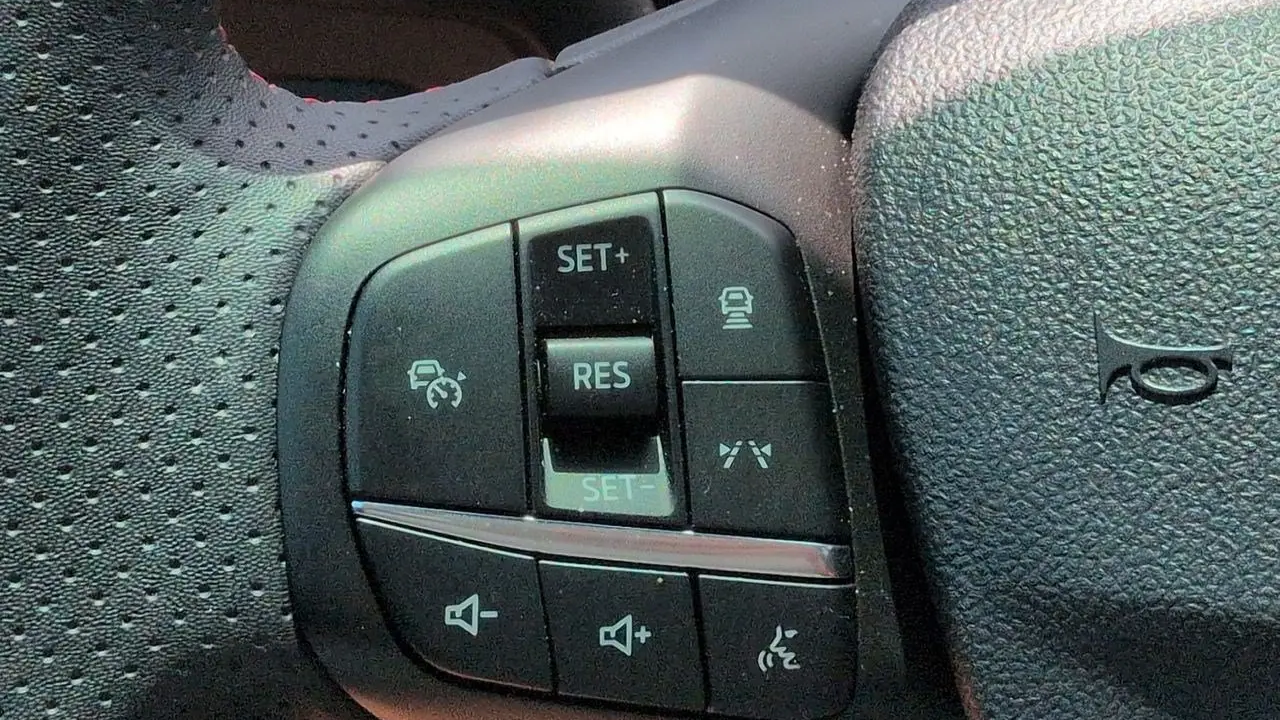 2025 Ford Escape Hybrid ST-Line
