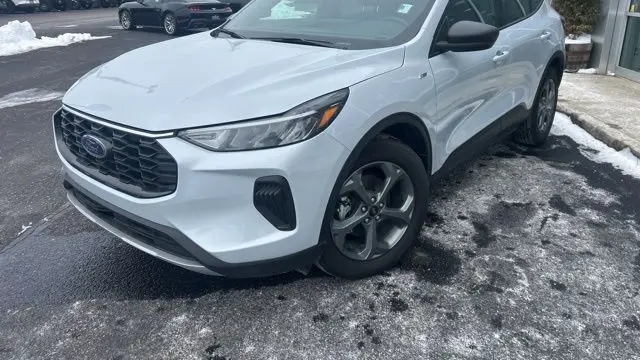 2025 Ford Escape Hybrid ST-Line