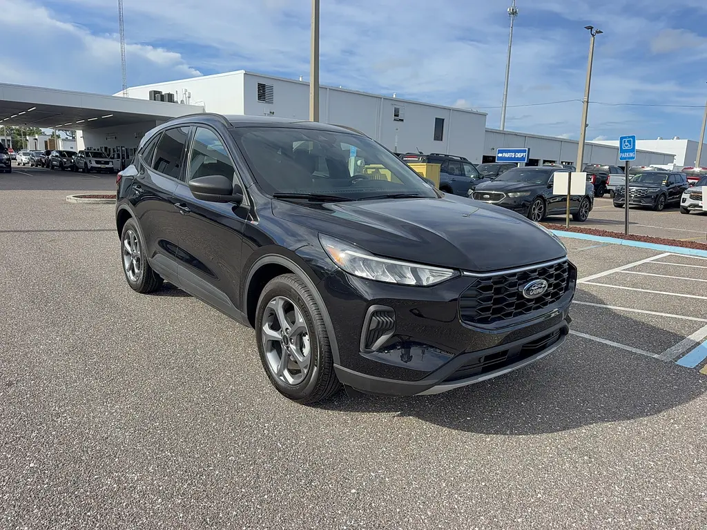 2025 Ford Escape - $33,995