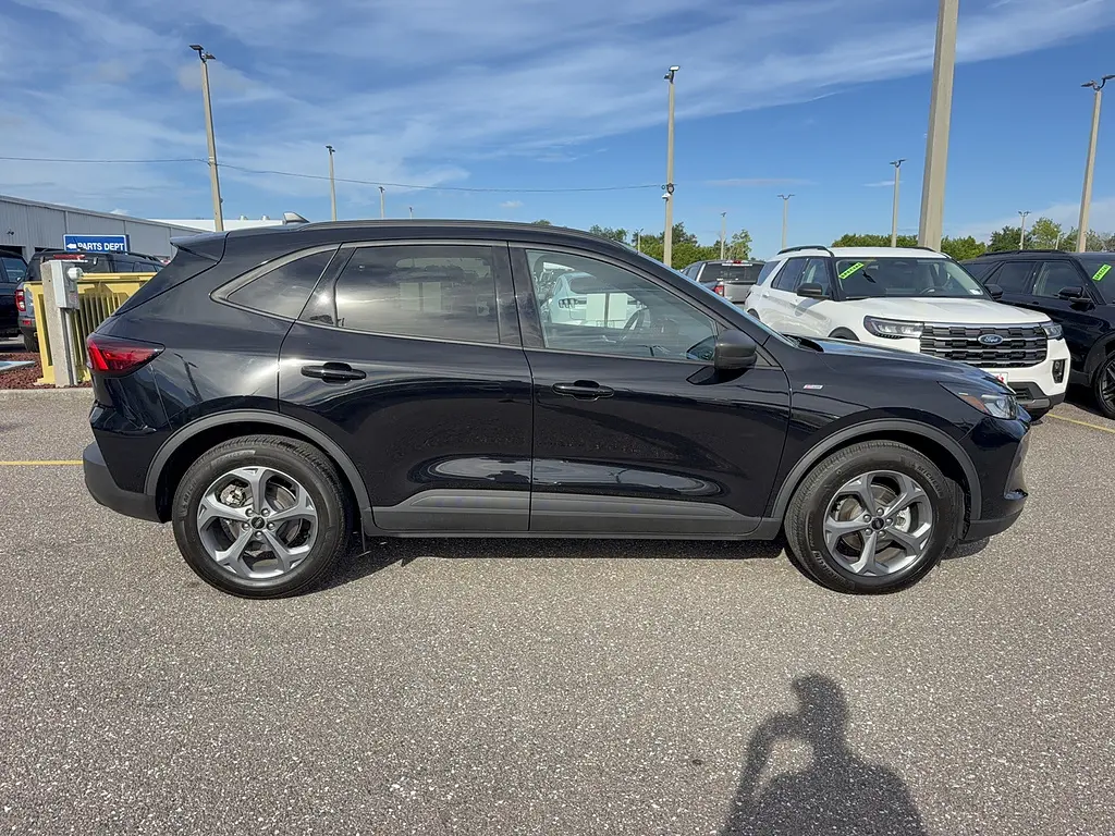 2025 Ford Escape - $33,995