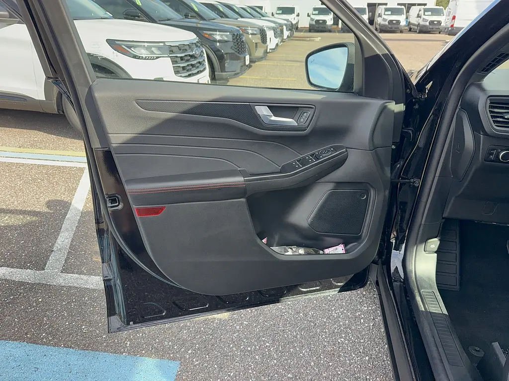 2025 Ford Escape - $33,995