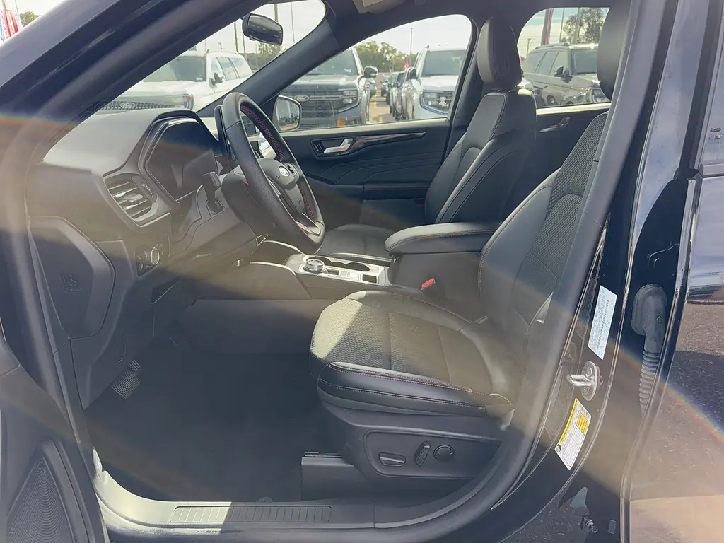 2025 Ford Escape - $33,995