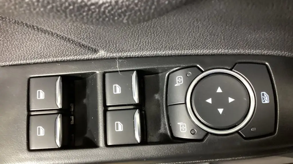 2025 Ford Escape Hybrid ST-Line