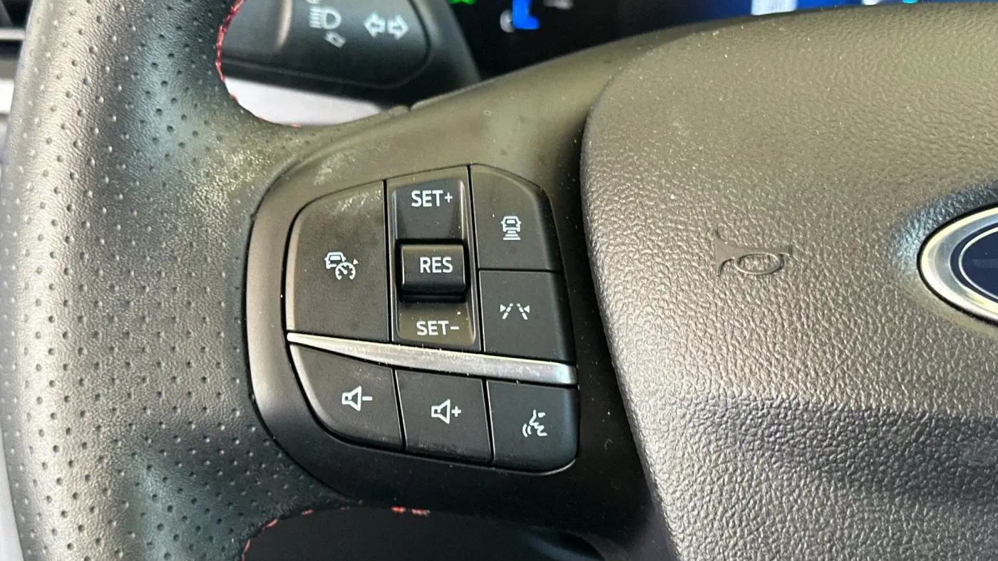 2025 Ford Escape Hybrid ST-Line