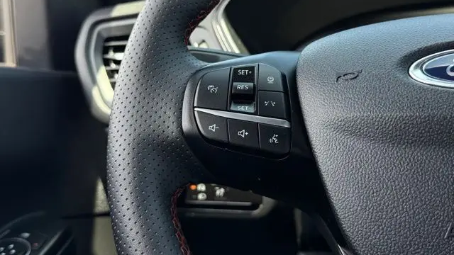 2025 Ford Escape Hybrid ST-Line