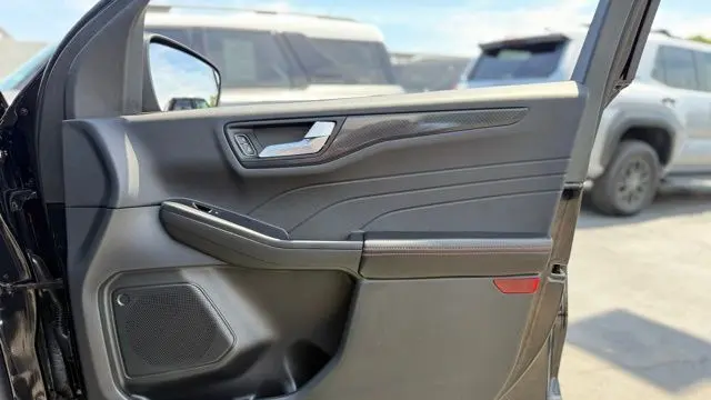 2025 Ford Escape Hybrid ST-Line