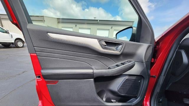2022 Ford Escape Hybrid SE