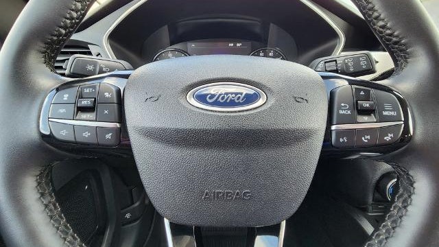 2022 Ford Escape Hybrid SE