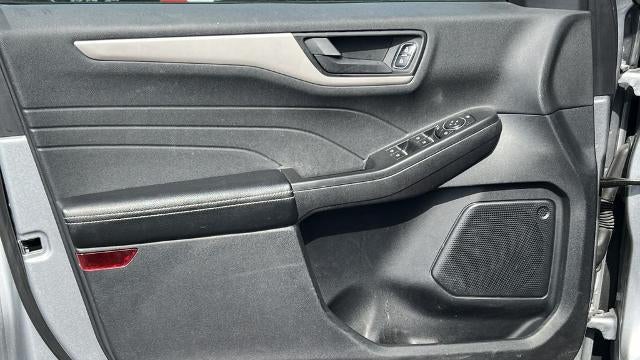 2022 Ford Escape Hybrid SE
