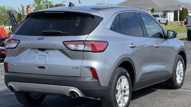 2022 Ford Escape Hybrid SE