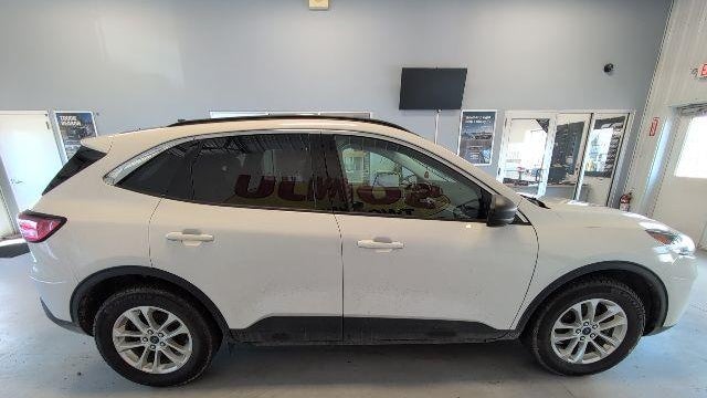2022 Ford Escape Hybrid SE