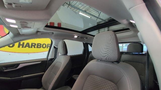 2022 Ford Escape Hybrid SE