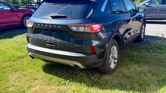 2022 Ford Escape Hybrid SE