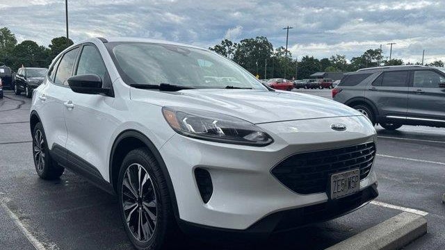 2022 Ford Escape Hybrid SE